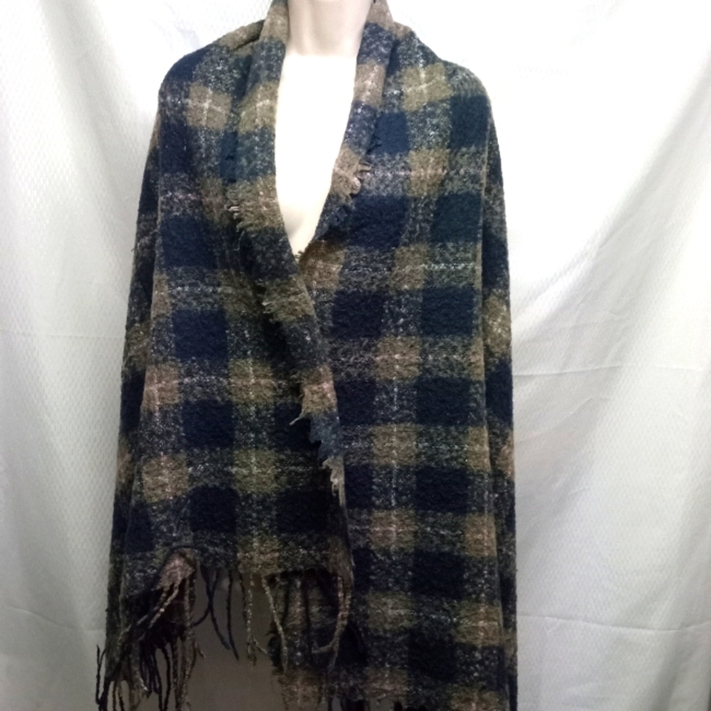 Prince & Fox  Plaid Tassel Shawl Scarf Wrap, Navy Taupe Cream, Pre_owned